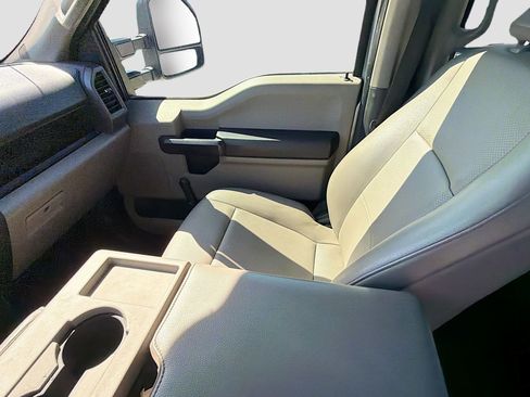 Used 2022 Ford F250 XL w/ STX Appearance Package image 27