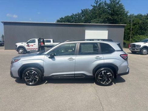 Used 2025 Subaru Forester Limited AWD/4WD image 6