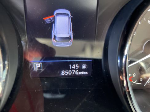 Used 2018 Nissan Rogue SV AWD/4WD image 4