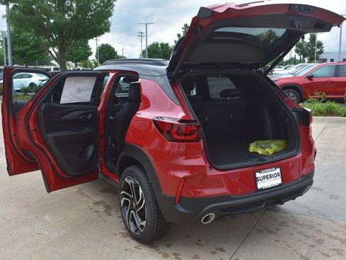 New 2026 Chevrolet TrailBlazer RS w/ Convenience Package AWD/4WD image 17