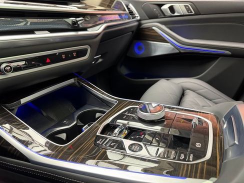 Certified 2025 BMW X7 xDrive40i w/ Premium Package image 19
