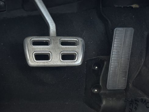 Used 2007 Chevrolet Corvette Coupe w/ Preferred Equipment Group RWD image 38