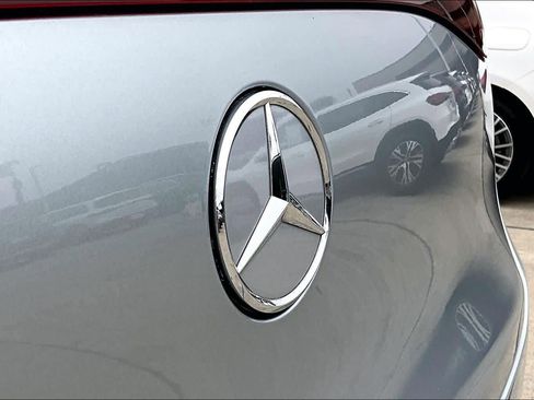Used 2023 Mercedes-Benz EQE 350+ SUV w/ Exclusive Trim Package image 30