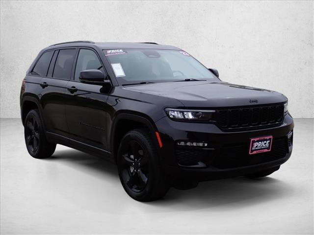 Used 2023 Jeep Grand Cherokee Limited w/ Black Appearance Package AWD/4WD image 6