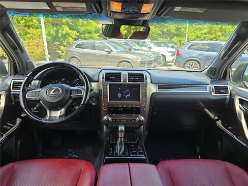 Used 2021 Lexus GX 460 Luxury w/ Accessory Package AWD/4WD image 17
