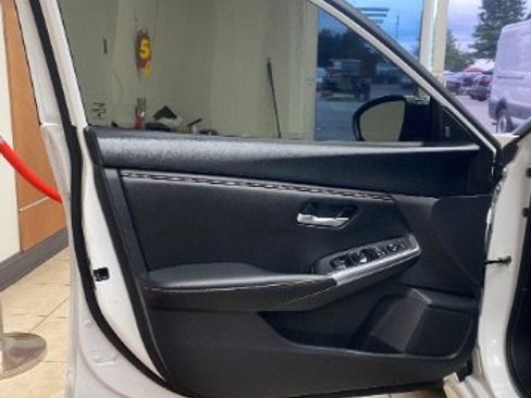 Used 2024 Nissan Sentra SR image 5