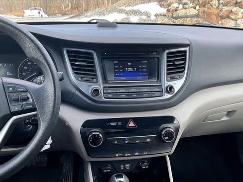 Used 2018 Hyundai Tucson SE w/ Cargo Package image 27