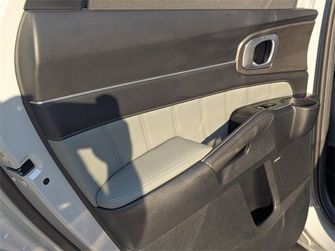 Used 2024 Kia Sorento SX Prestige w/ Sage Leather Package image 11