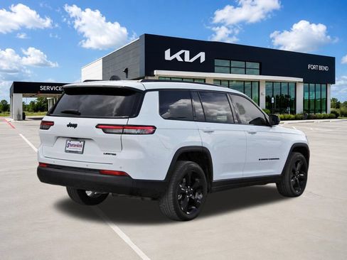 Used 2024 Jeep Grand Cherokee L Limited w/ Black Appearance Package RWD image 5