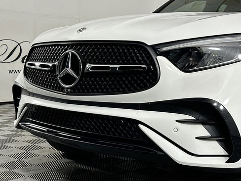 Used 2024 Mercedes-Benz GLC 300 4MATIC w/ AMG Line image 32
