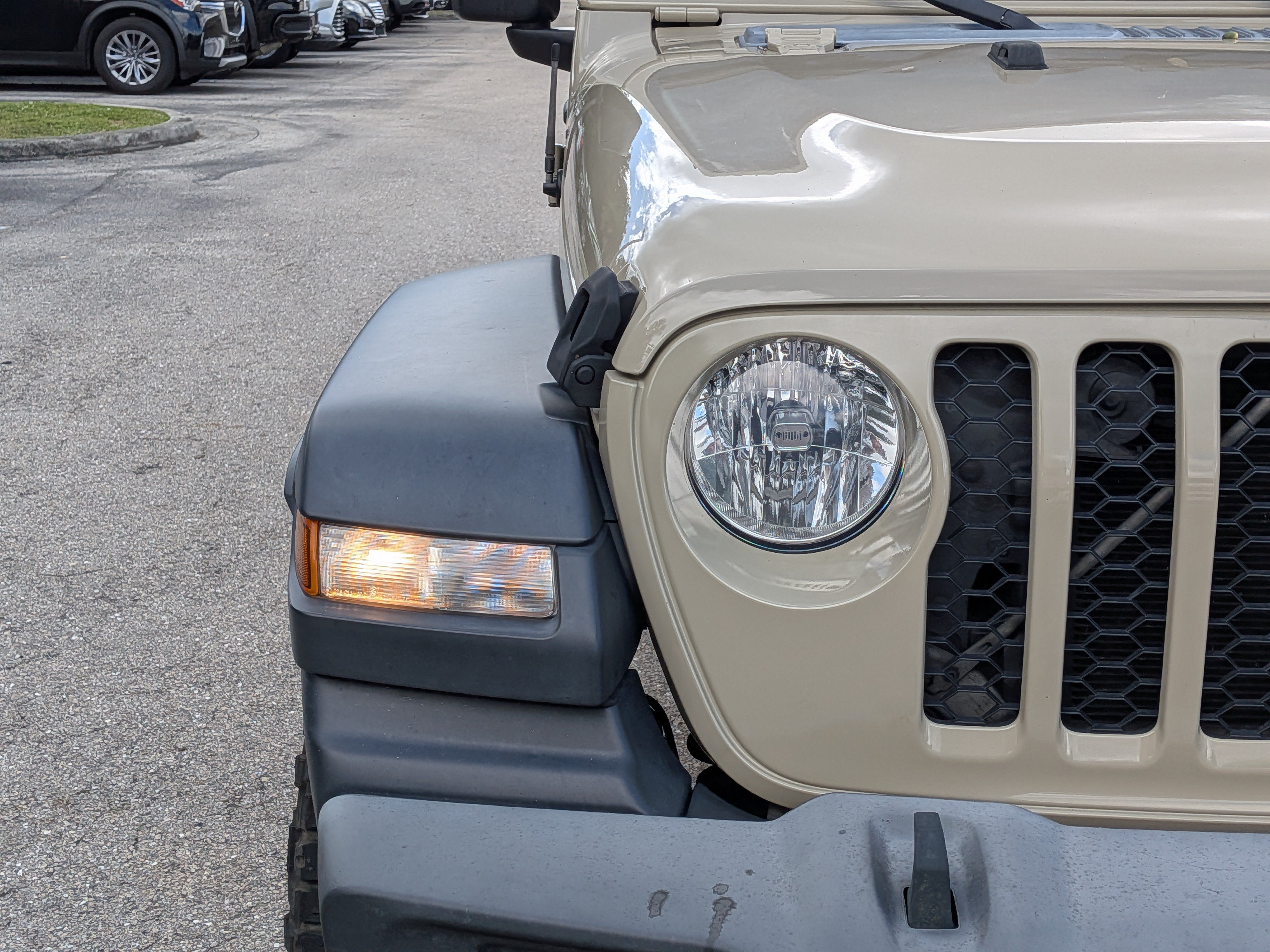Used 2020 Jeep Gladiator Sport w/ Quick Order Package 24S AWD/4WD image 10