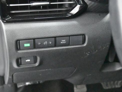 Used 2022 Nissan Sentra SR w/ Trunk Package image 22