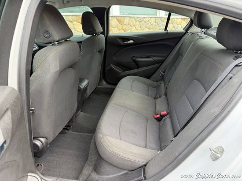 Used 2017 Chevrolet Cruze LS FWD image 7