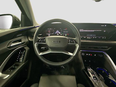 Certified 2025 Audi Q5 Premium AWD/4WD image 11