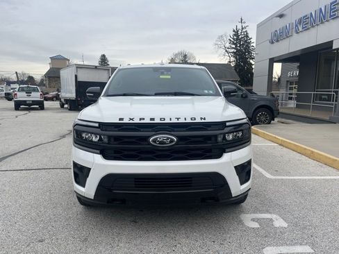 Certified 2022 Ford Expedition Limited image 3