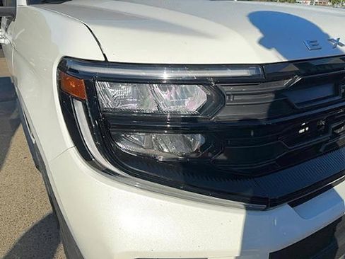 New 2025 Ford Expedition Active image 5