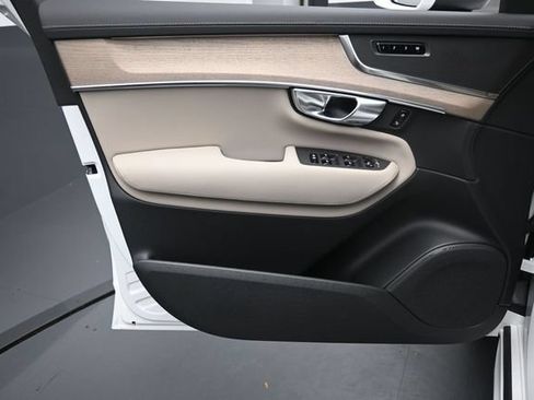 New 2026 Volvo XC90 T8 Plus w/ Protection Package Premier AWD/4WD image 20