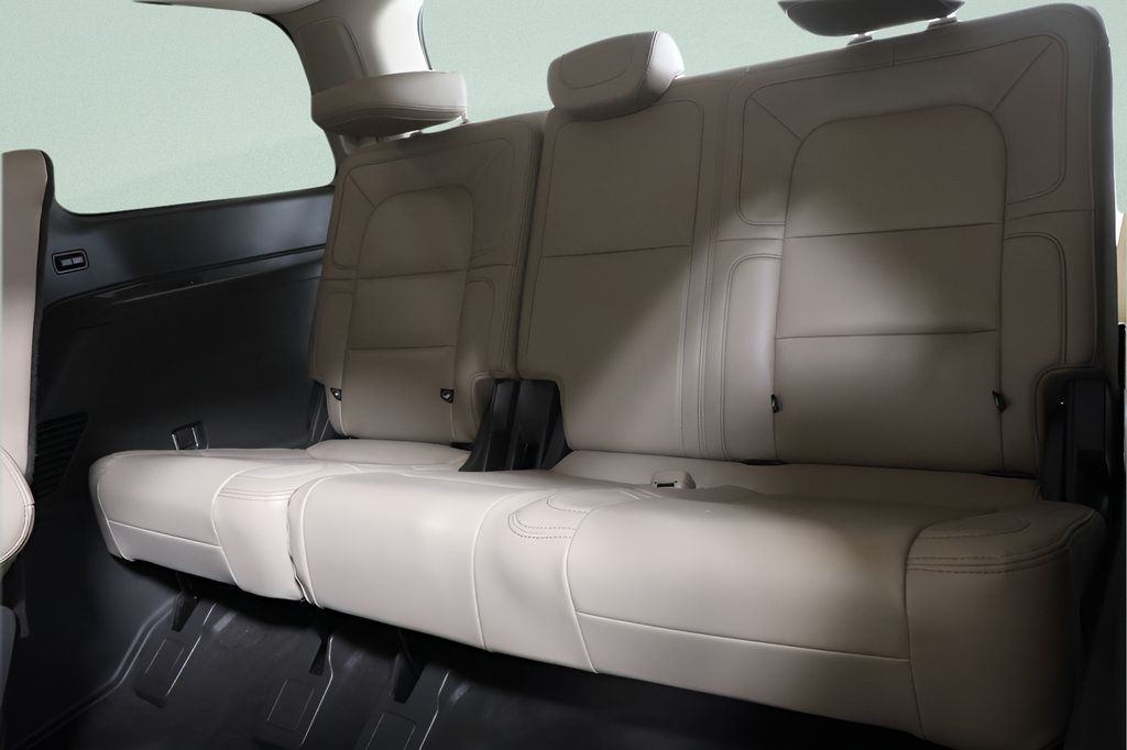 Used 2022 Lincoln Navigator Reserve AWD/4WD image 28