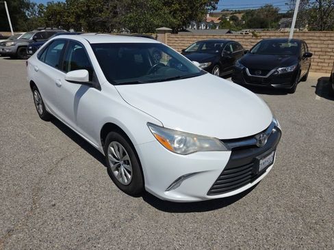 Used 2017 Toyota Camry LE FWD image 7