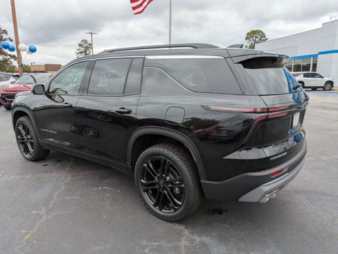 New 2026 Chevrolet Traverse LT w/ Driver Confidence Package FWD image 24