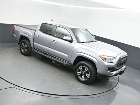 Used 2021 Toyota Tacoma SR image 1