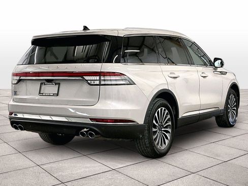 Used 2023 Lincoln Aviator Reserve w/ Elements Package Plus AWD/4WD image 11