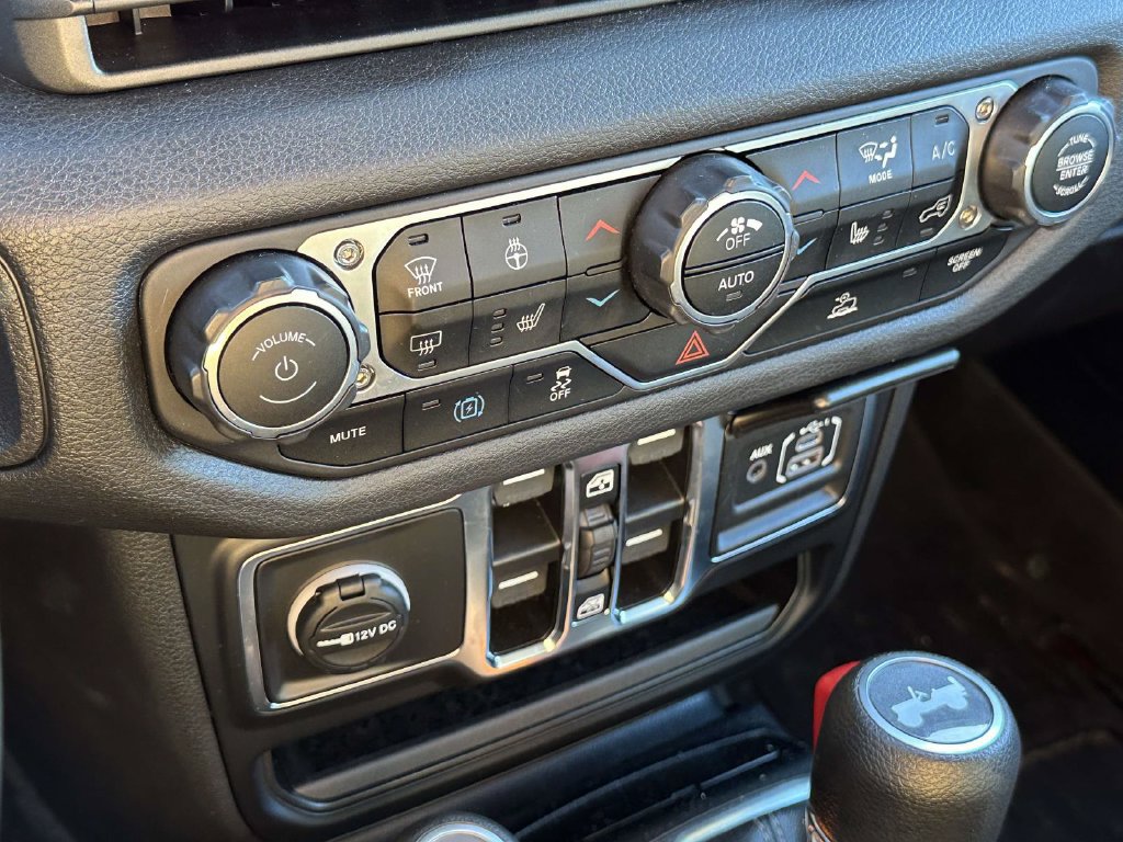 Used 2024 Jeep Wrangler Unlimited w/ Convenience Group AWD/4WD image 29