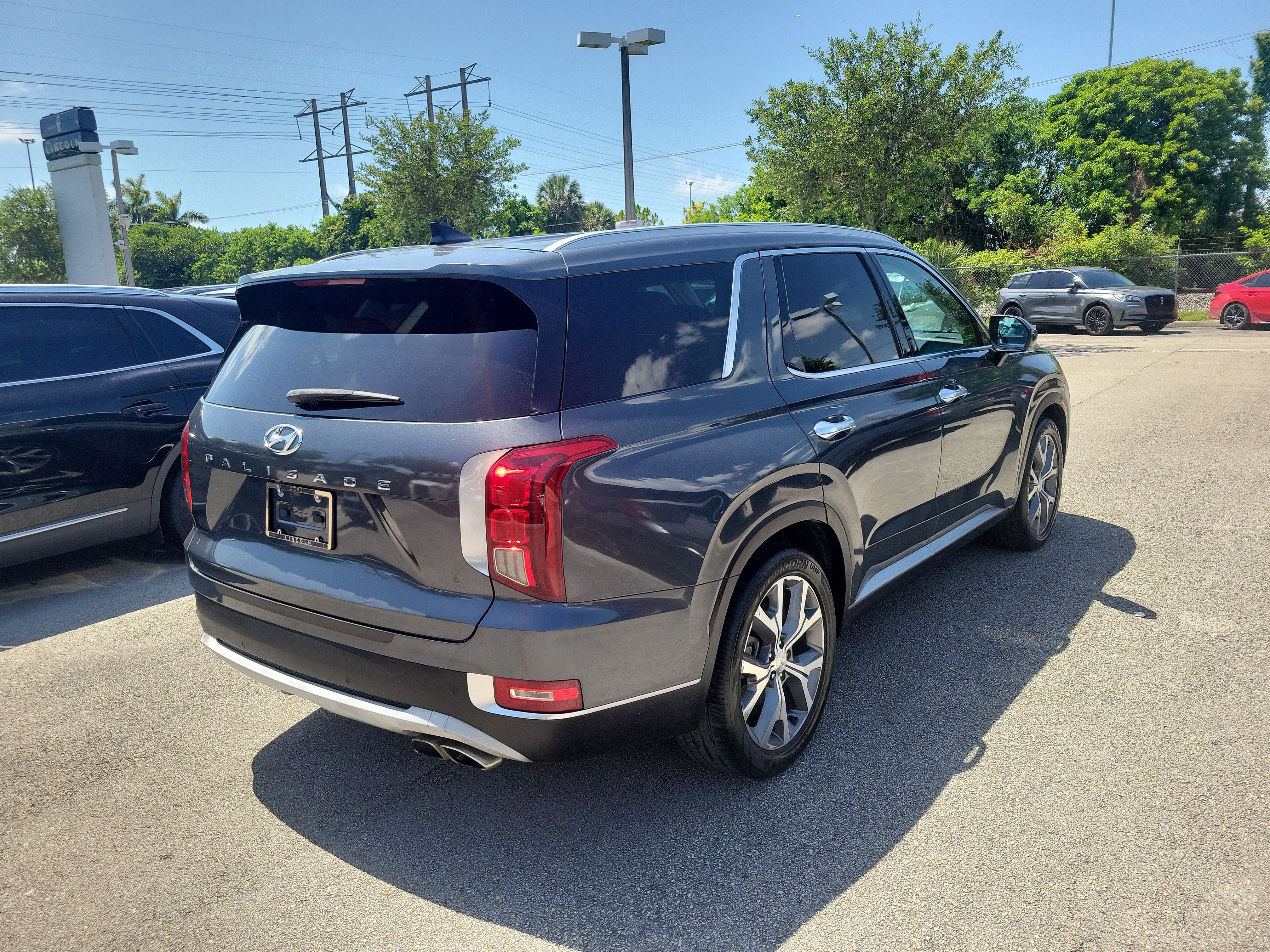 Used 2022 Hyundai Palisade SEL w/ 8P Bench Seat Package FWD image 6
