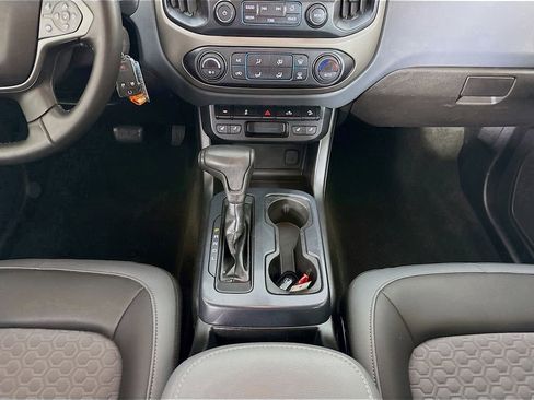 Used 2018 Chevrolet Colorado Z71 image 32