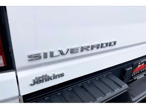 Used 2025 Chevrolet Silverado 2500 ZR2 w/ Technology Package image 33