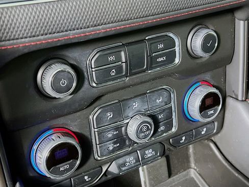 Used 2022 Chevrolet Tahoe RST w/ Luxury Package image 15