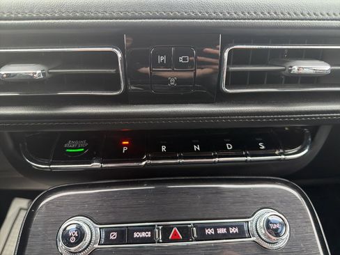 Used 2023 Lincoln Nautilus Reserve AWD/4WD image 23