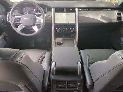 Certified 2025 Land Rover Discovery S image 15