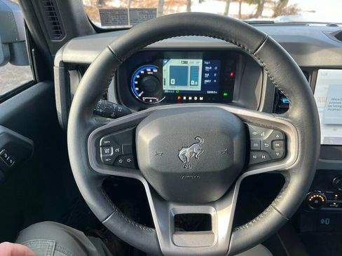 Used 2024 Ford Bronco Black Diamond image 11