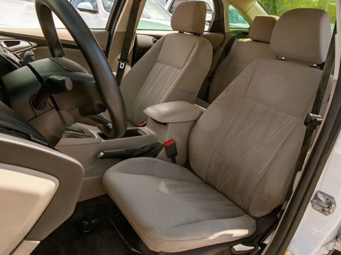 Used 2015 Ford Focus SE FWD image 14