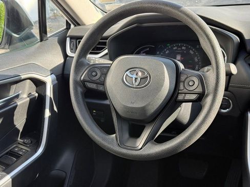 Used 2025 Toyota RAV4 XLE AWD/4WD image 17