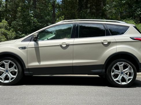 Used 2018 Ford Escape Titanium w/ Ford Safe & Smart Package FWD image 8
