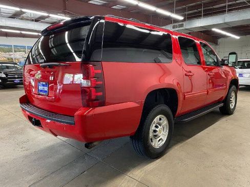 Used 2010 Chevrolet Suburban 2500 LT w/ Snow Plow Prep Package AWD/4WD image 5