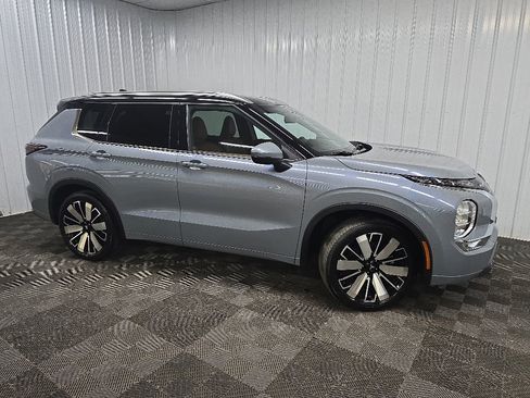 Used 2025 Mitsubishi Outlander SEL AWD/4WD image 1