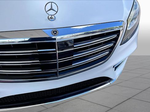 Used 2020 Mercedes-Benz S 560 Sedan image 29