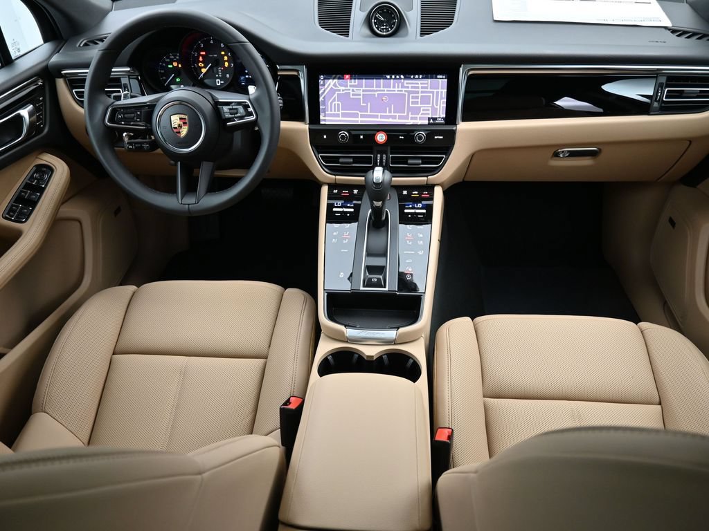 Certified 2026 Porsche Macan AWD/4WD image 26