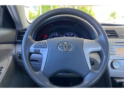 Used 2011 Toyota Camry LE image 22