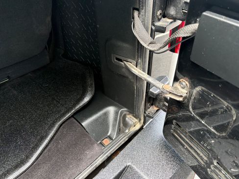 Used 2017 Jeep Wrangler Sahara AWD/4WD image 20