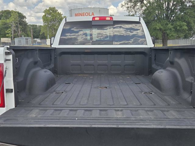 Used 2024 RAM 3500 Tradesman w/ Chrome Appearance Group AWD/4WD image 9