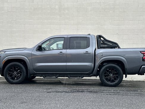 Used 2023 Nissan Frontier SV w/ Midnight Edition Package image 7