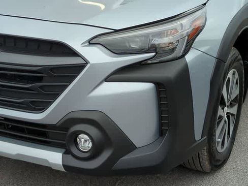Certified 2025 Subaru Outback Premium AWD/4WD image 10