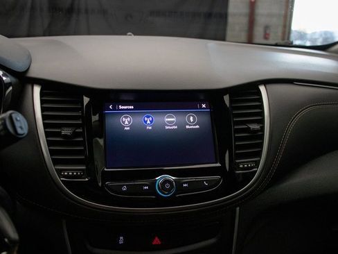 Used 2021 Chevrolet Trax LS image 33