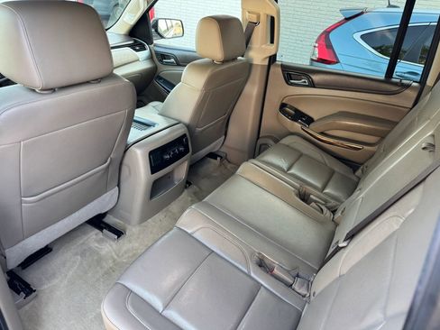 Used 2017 GMC Yukon XL SLT AWD/4WD image 18