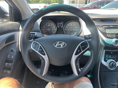 Used 2012 Hyundai Elantra GLS w/ Preferred Pkg 3 FWD image 18