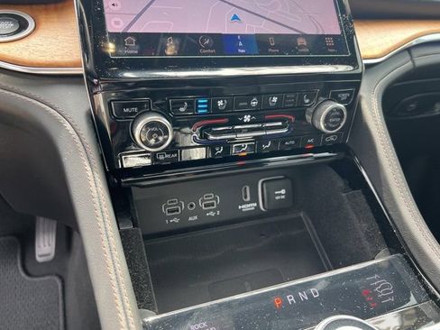 Used 2022 Jeep Grand Cherokee Summit AWD/4WD image 37